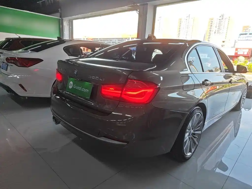 BMW 3 Series — миниатюра 7