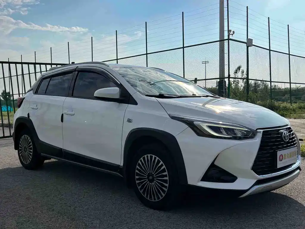Toyota Yaris L — миниатюра 3