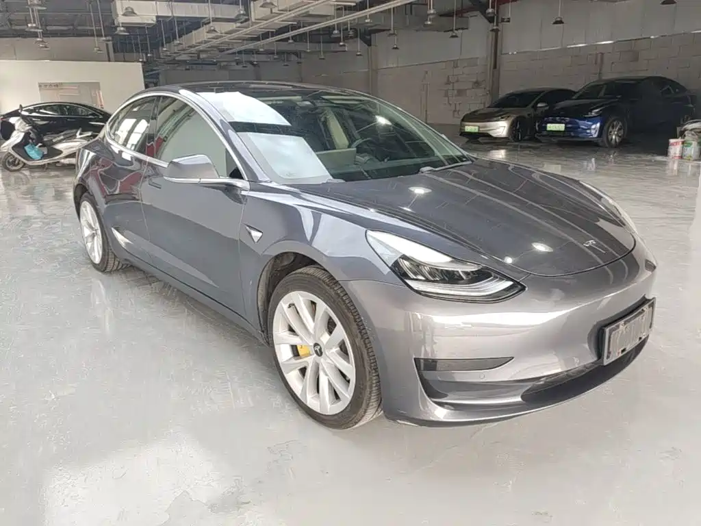 Tesla Model 3 — миниатюра 4