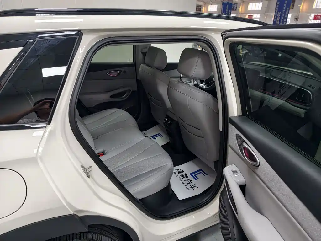 BYD Sealion 05 EV — миниатюра 16