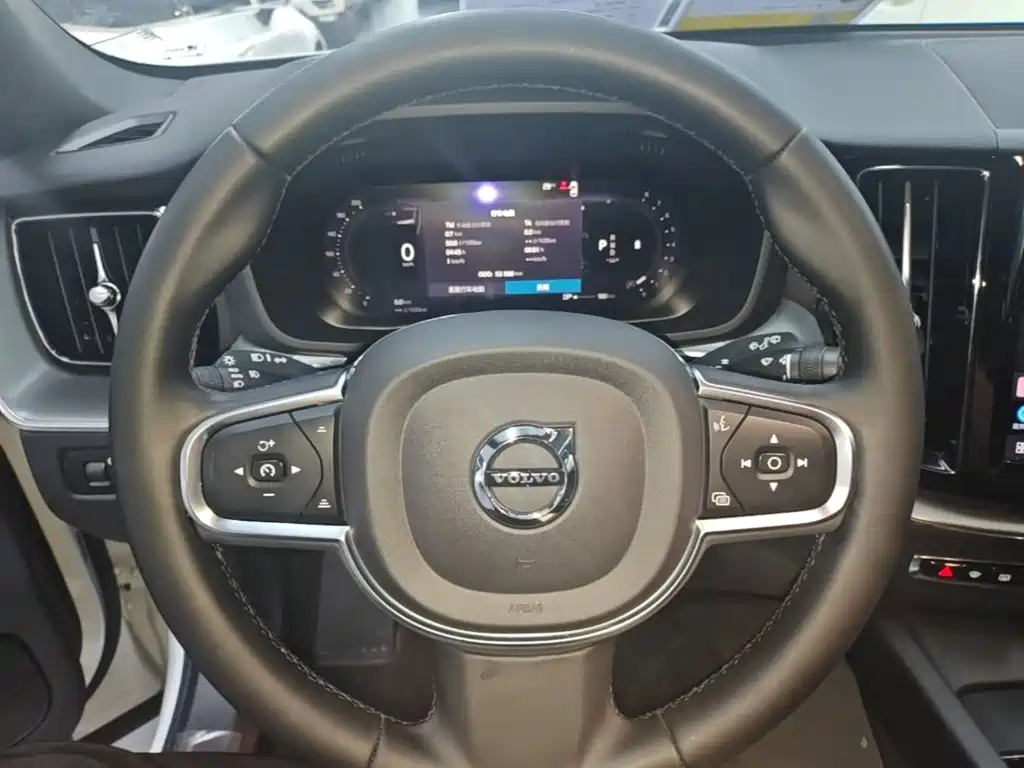 Volvo XC60 — миниатюра 11