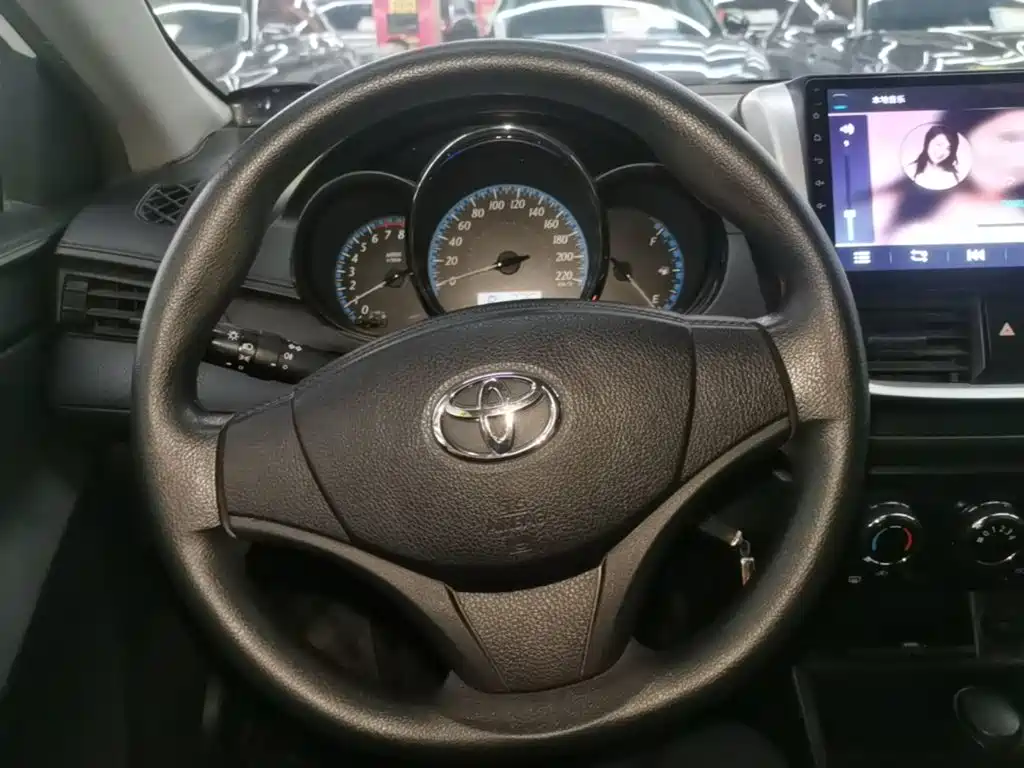 Toyota Yaris L — миниатюра 11