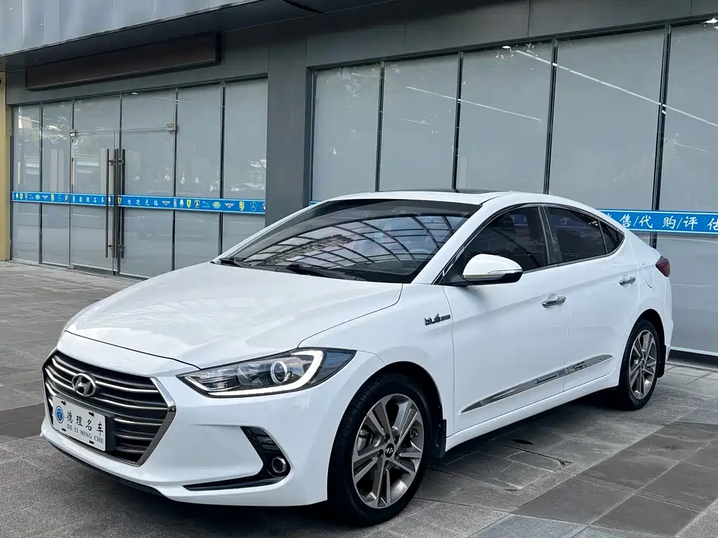 Hyundai Elantra — миниатюра 2