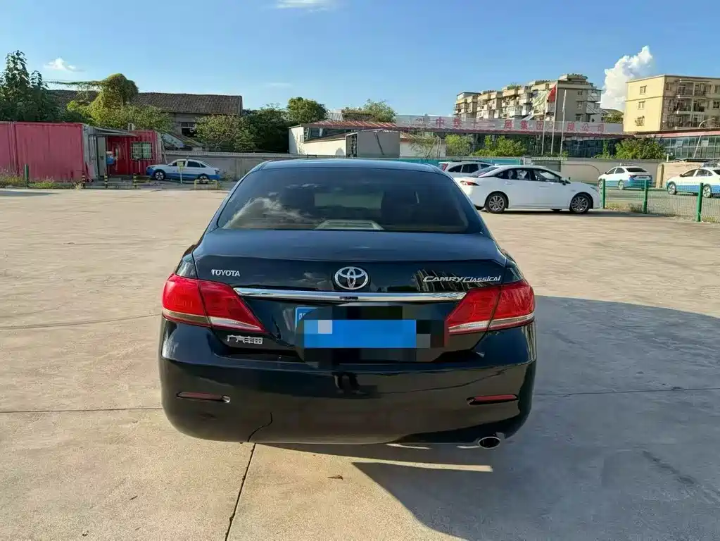Toyota Camry — миниатюра 7