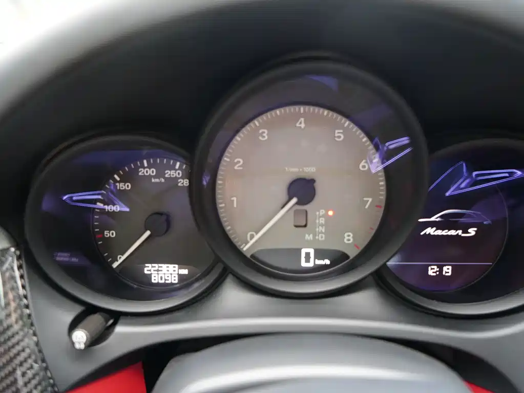 Porsche Macan — миниатюра 11
