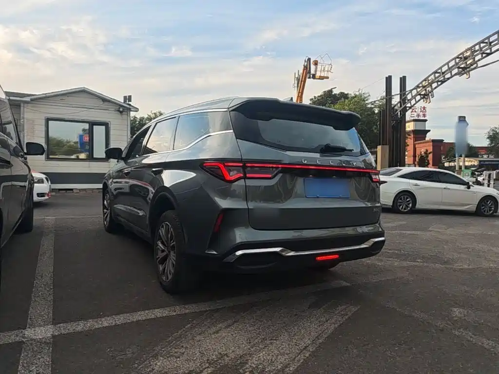 Geely Jia Ji — миниатюра 5