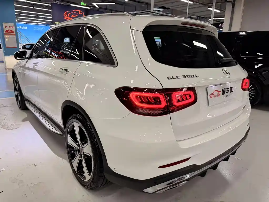 MERCEDES-BENZ GLC