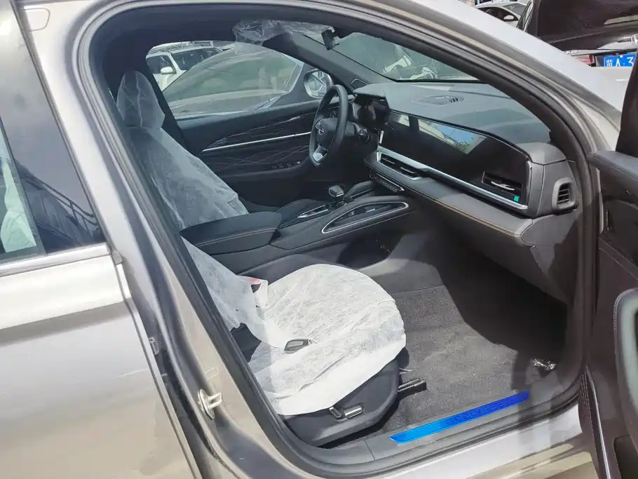 Geely Xingyue L — миниатюра 8