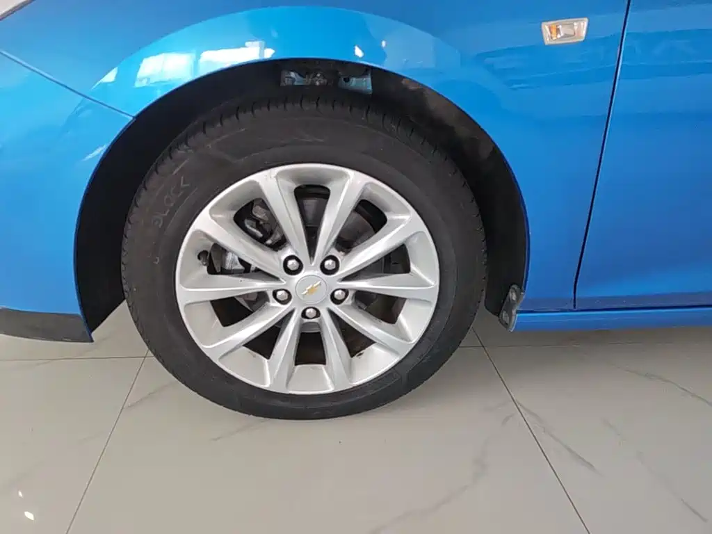 Chevrolet Cruze — миниатюра 23