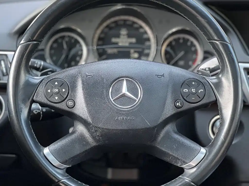 Mercedes-Benz E-Class E 2010 E 300 L Fashion