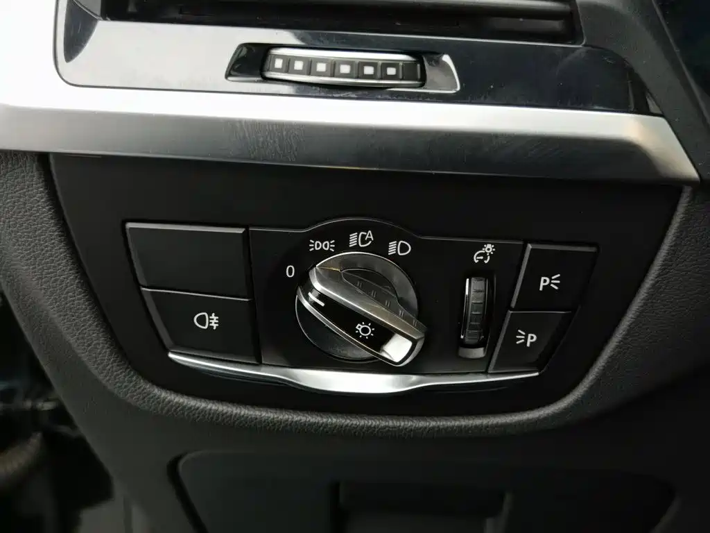 BMW X3 — миниатюра 21
