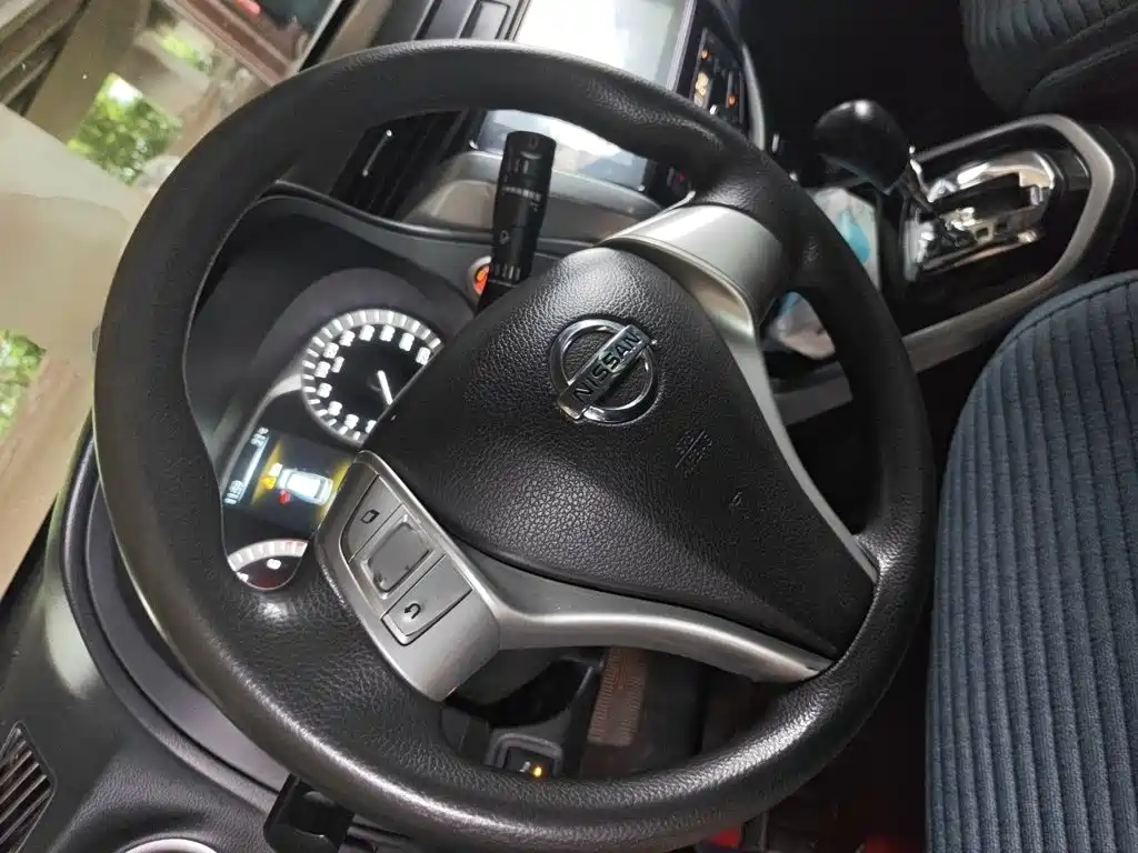 Nissan Terra — миниатюра 3