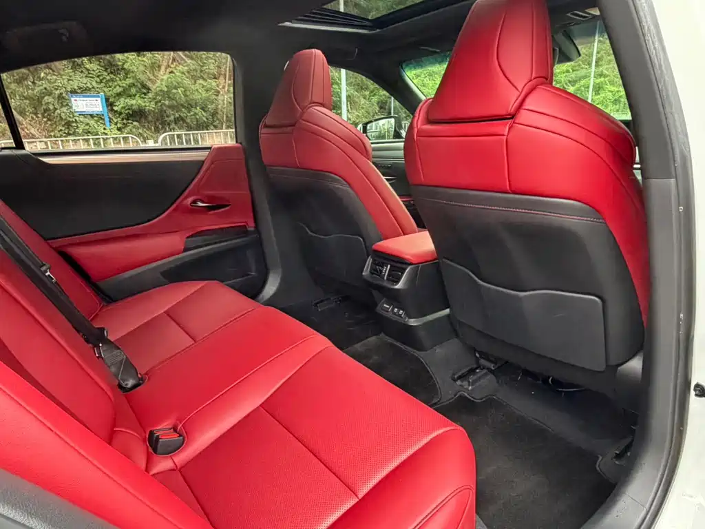 Lexus ES — миниатюра 16