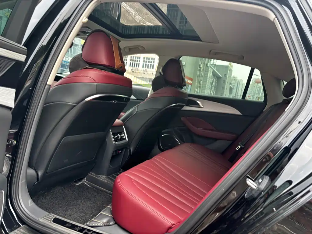 Hongqi Hongqi H5 — миниатюра 8