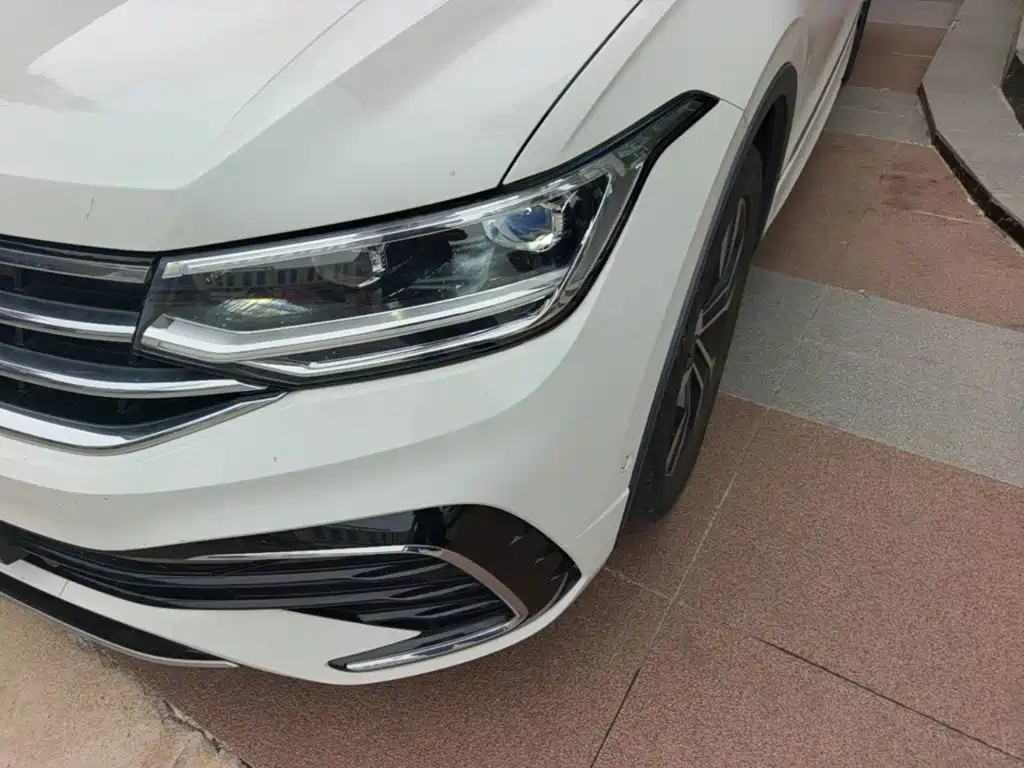 Volkswagen Tiguan L — миниатюра 24