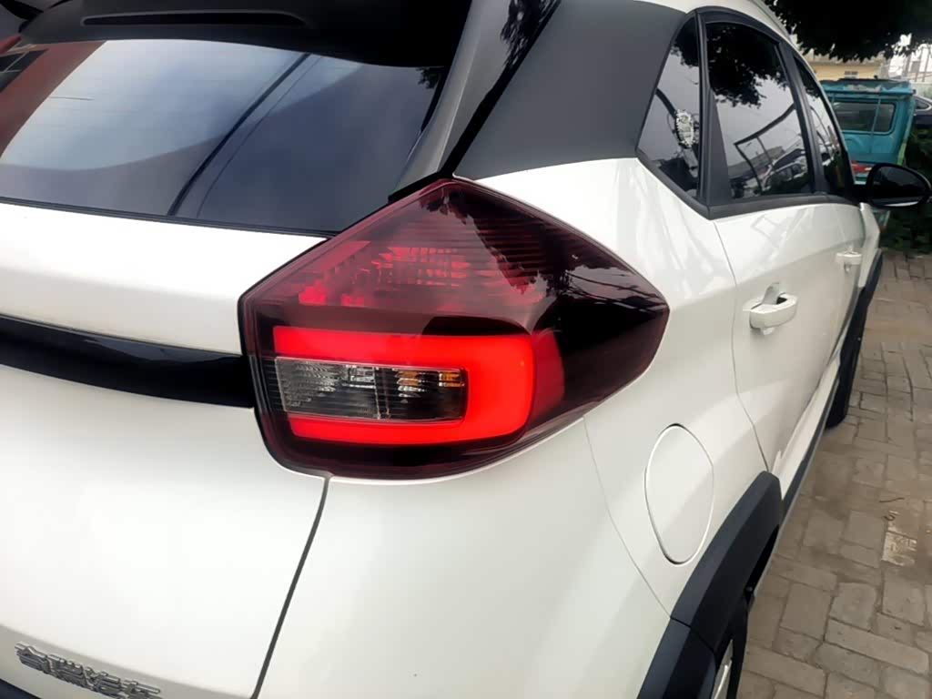 CHERY Tiggo 3x 1.5 л 2021 г. Белый, пробег 35200 км