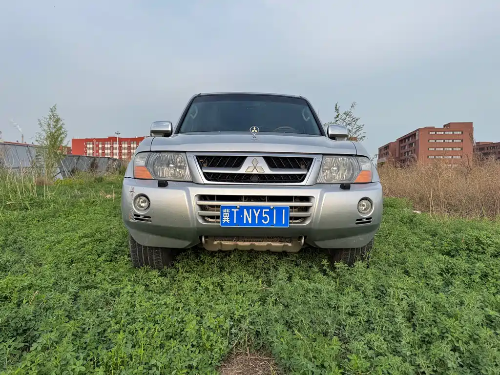 Mitsubishi Pajero 2009
