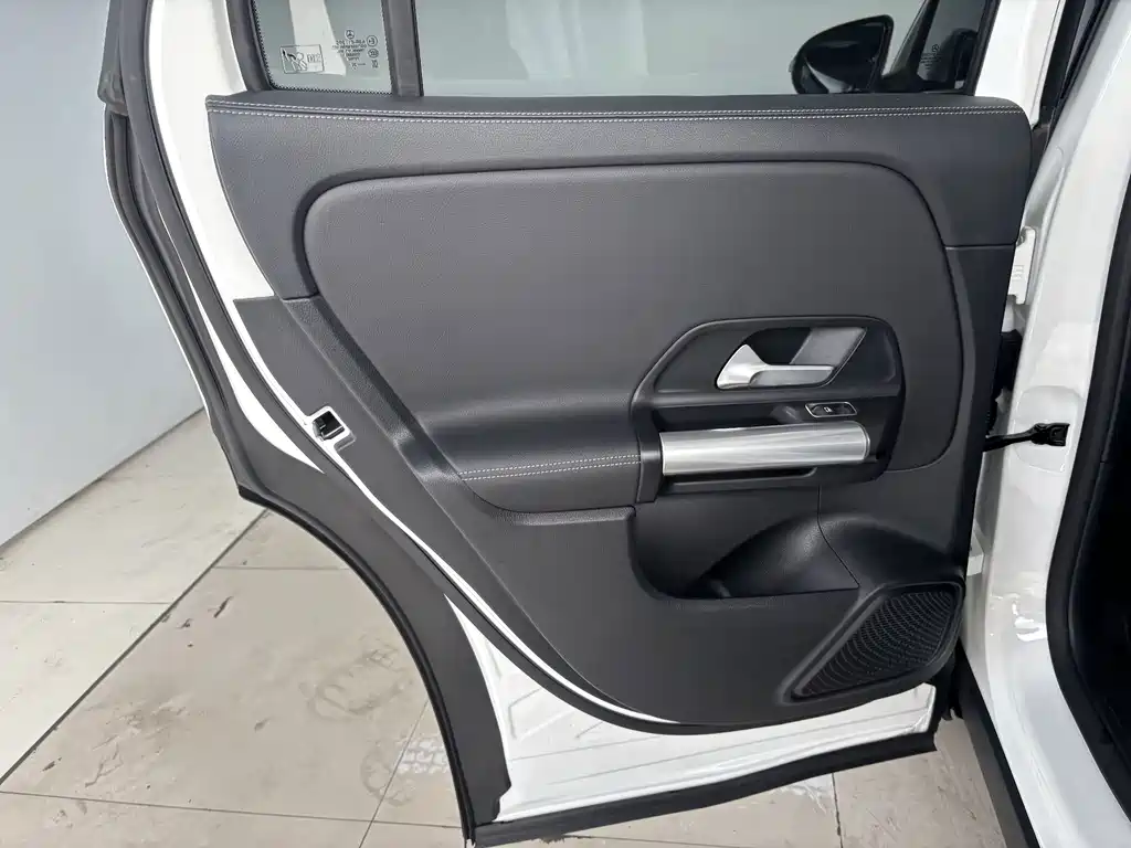 Mercedes-Benz GLA — миниатюра 17