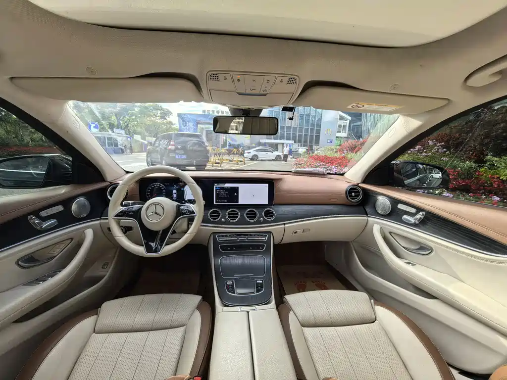 Mercedes-Benz E-Class — миниатюра 8
