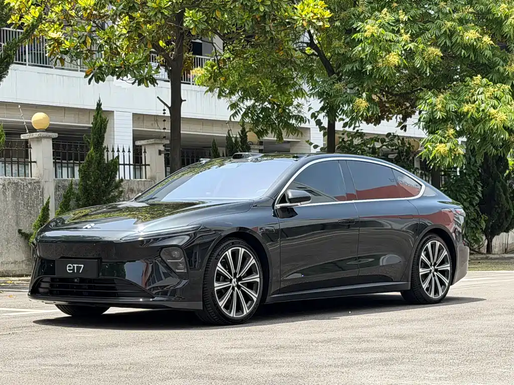 NIO ET7