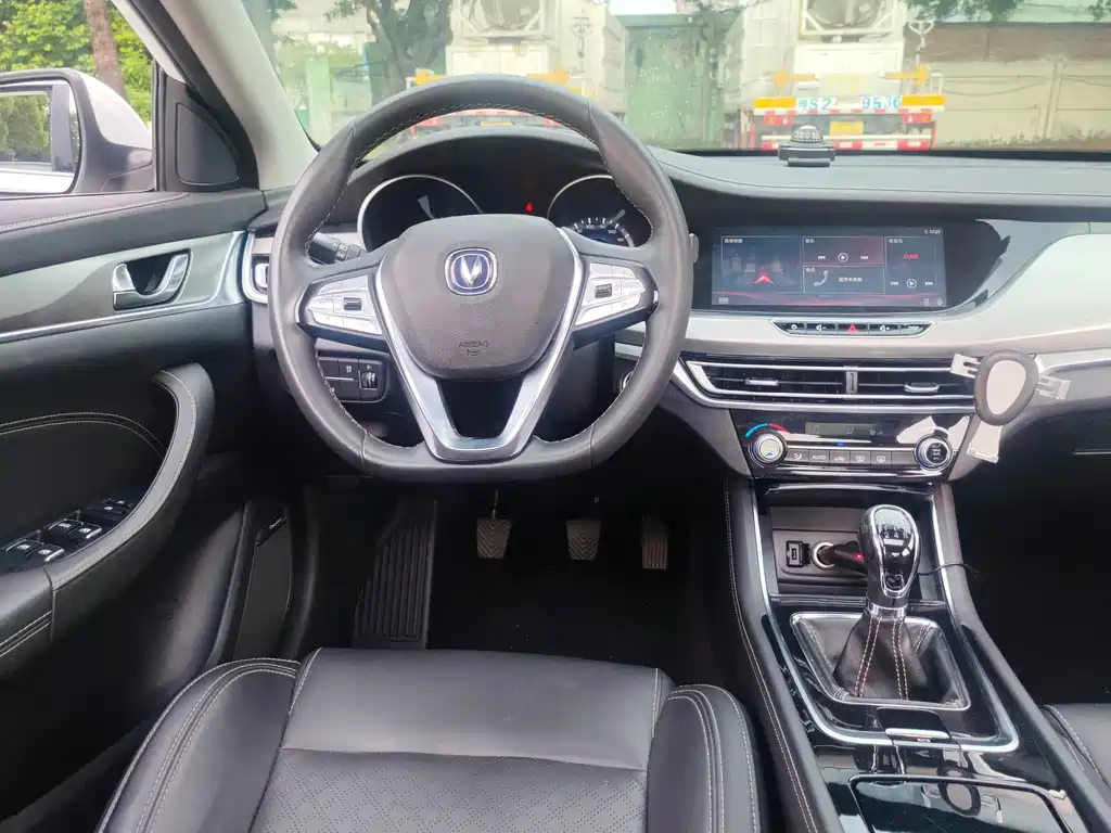 Changan Eado — миниатюра 6