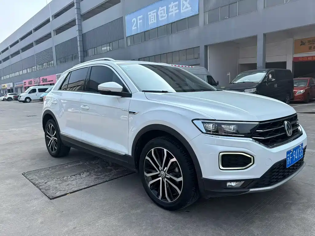 Volkswagen T-Roc — миниатюра 3