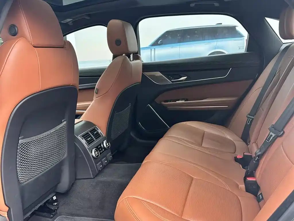 Jaguar XFL 2024 2.0T P300 Flagship Sport