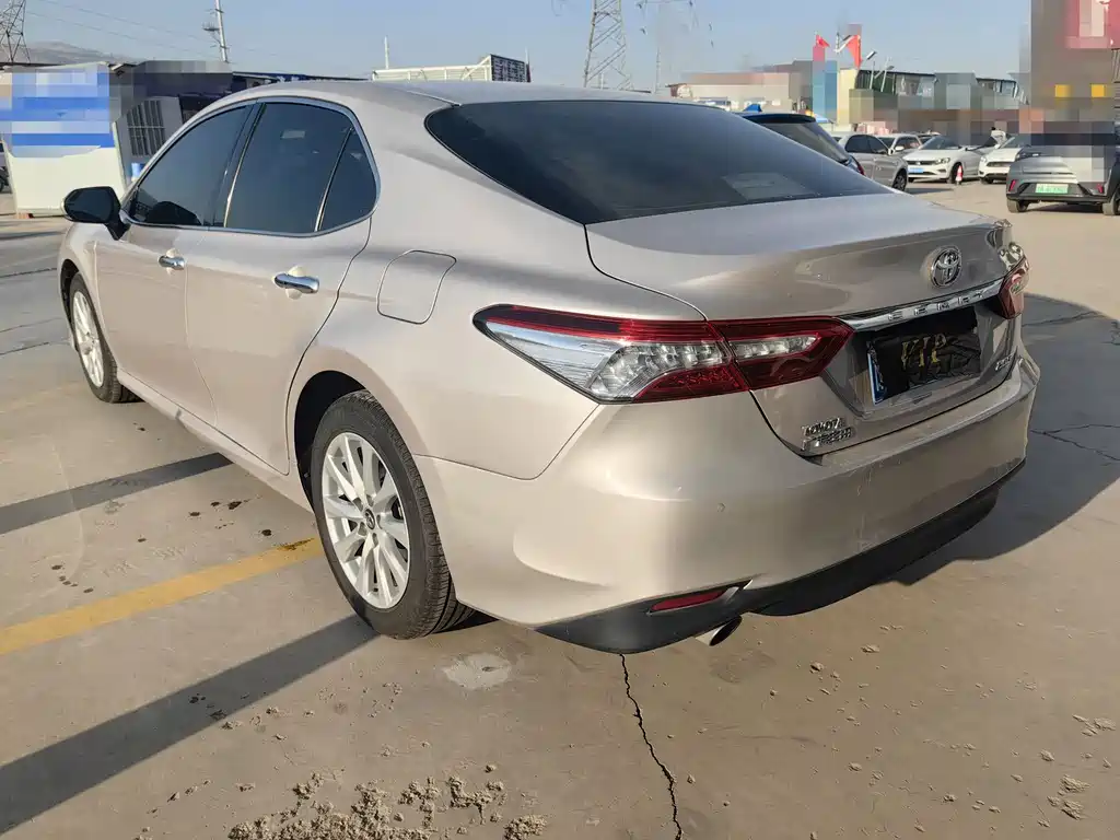 TOYOTA CAMRY