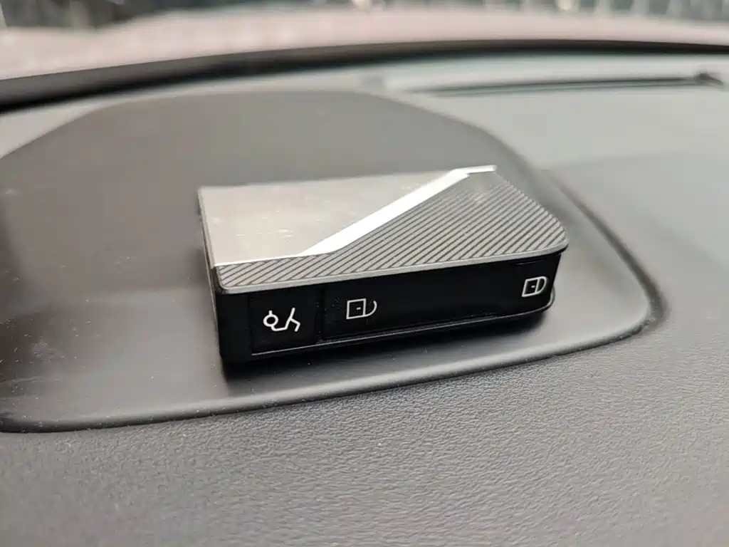 Lynk & Co 06 EM-P — миниатюра 9