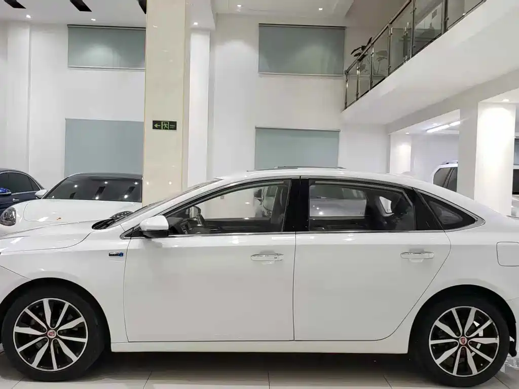 Roewe i6 Classic — миниатюра 13