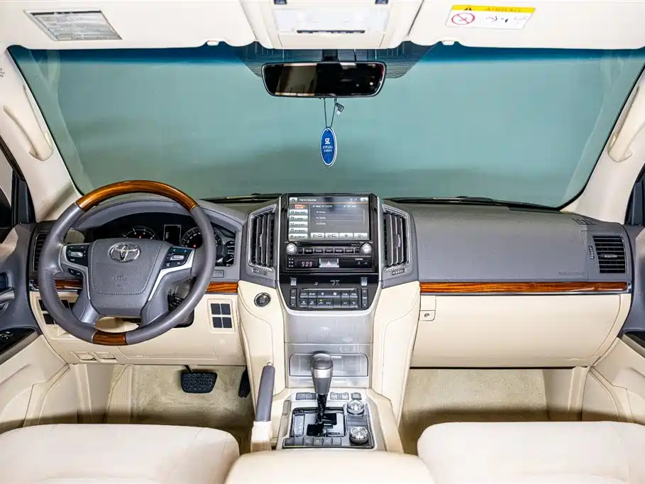 Toyota Land Cruiser 2017 5.7L AT