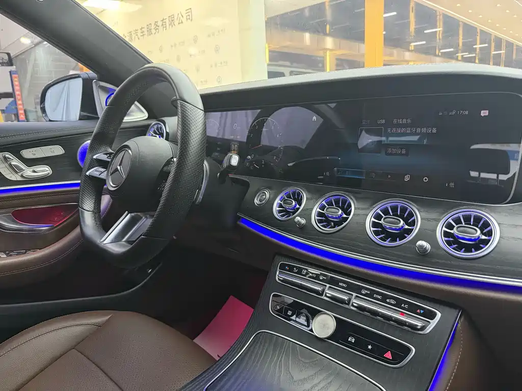 Mercedes-Benz E-Class — миниатюра 7