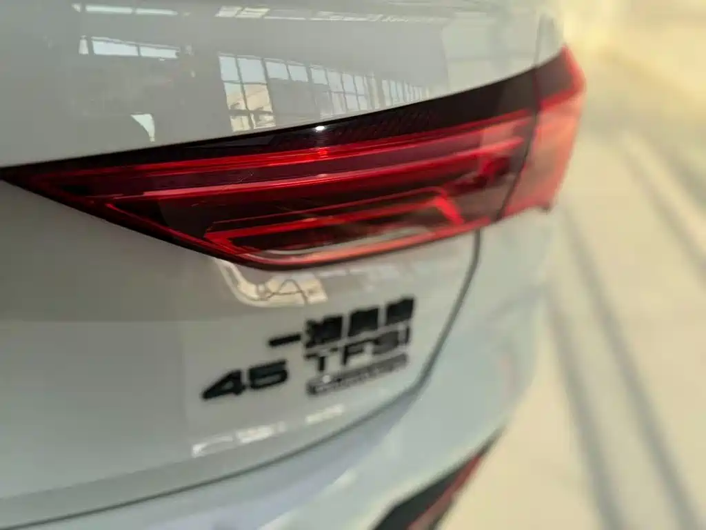Audi Q3 Sportback — миниатюра 16