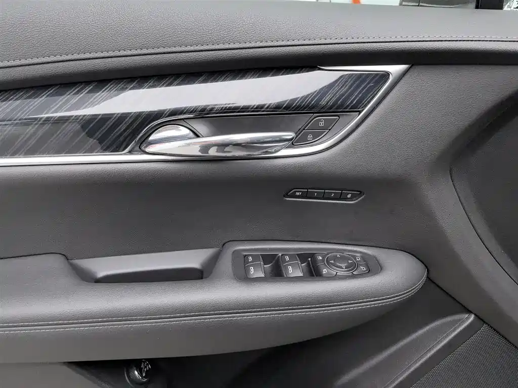 Cadillac XT6 2020 28T мест Luxury