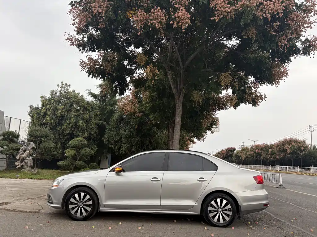 Volkswagen Sagitar — миниатюра 2