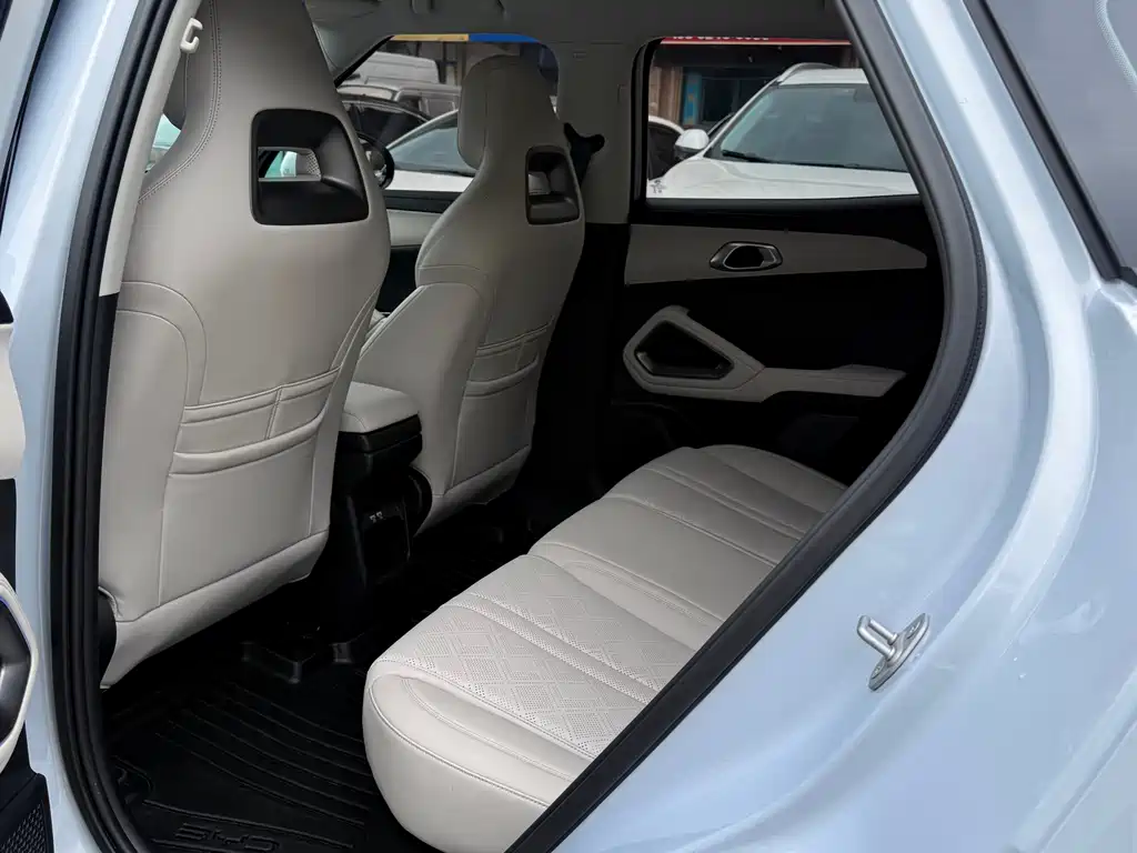 BYD Yuan UP — миниатюра 14