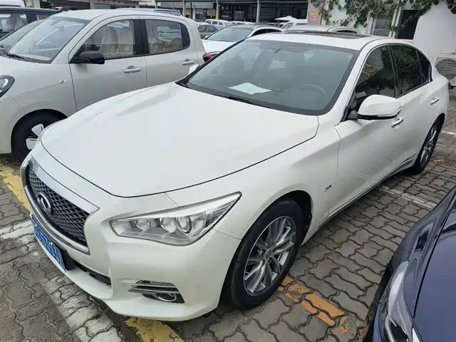 INFINITI  Q50L 2017