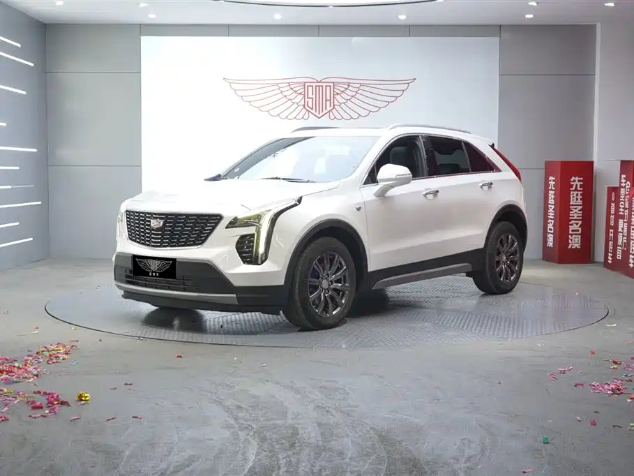 CADILLAC XT4
