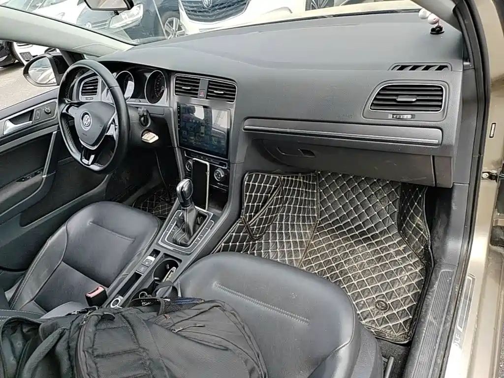 Volkswagen Golf — миниатюра 10