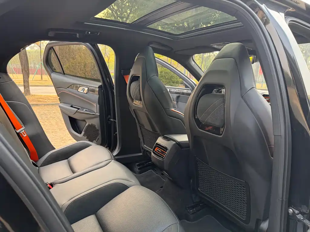 LYNK & CO. 02 HATCHBACK