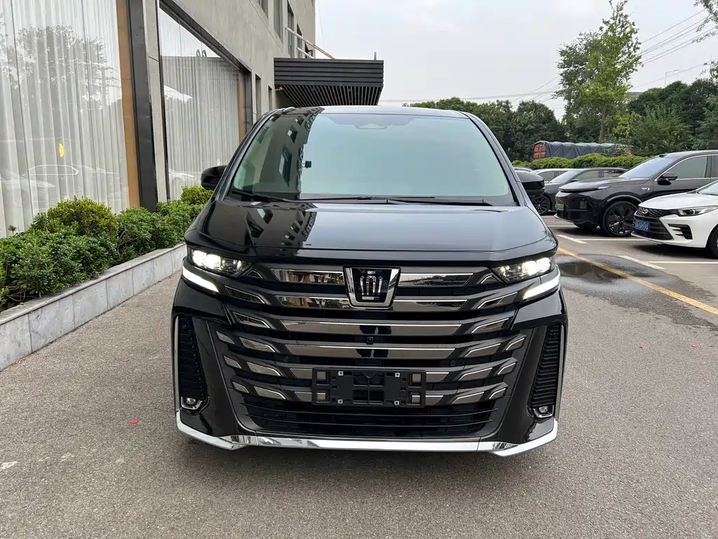 Toyota Vellfire — миниатюра 2