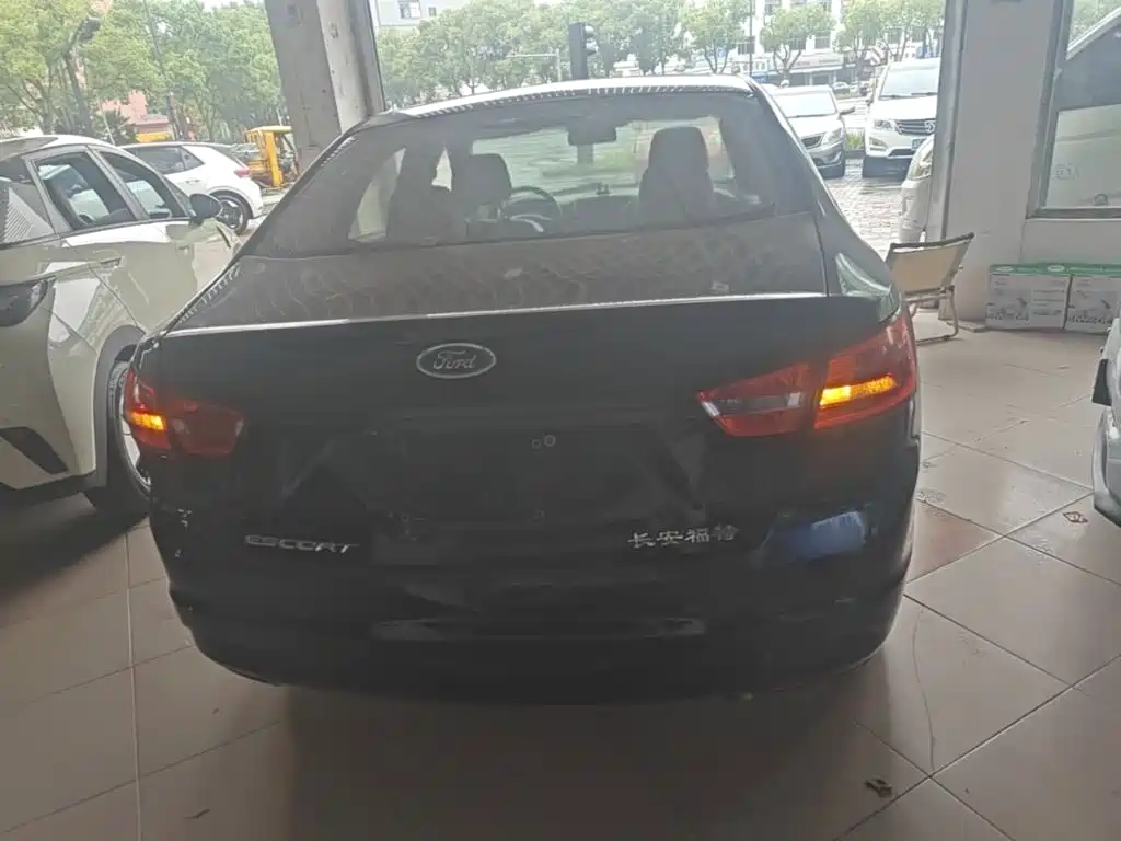 Ford Escort — миниатюра 6
