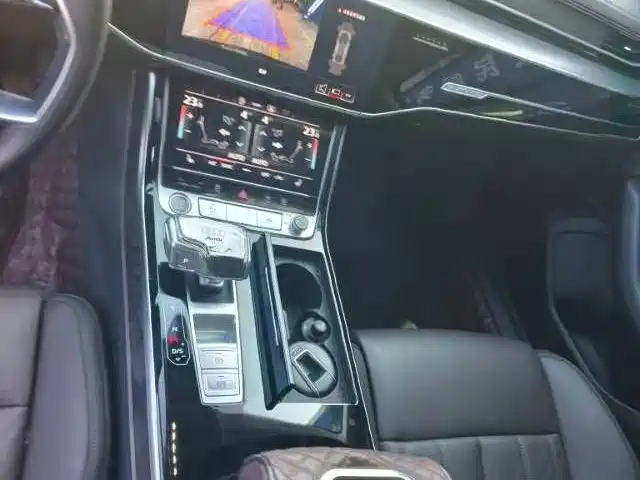 Audi A8 — миниатюра 6