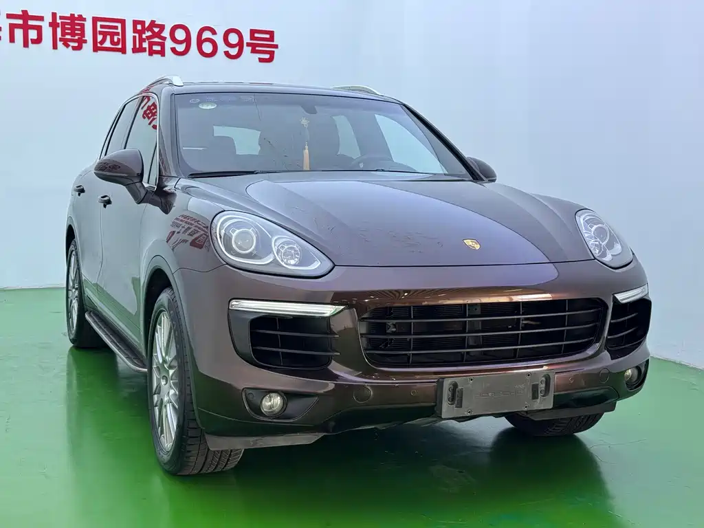 Porsche Cayenne — миниатюра 3
