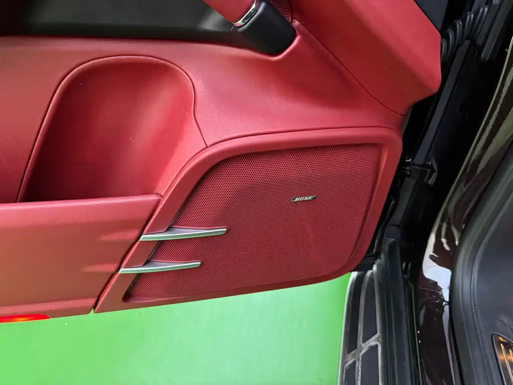 Porsche Cayenne — миниатюра 16