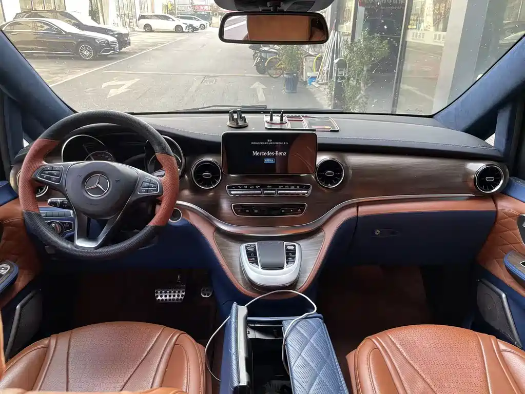 MERCEDES-BENZ V CLASS