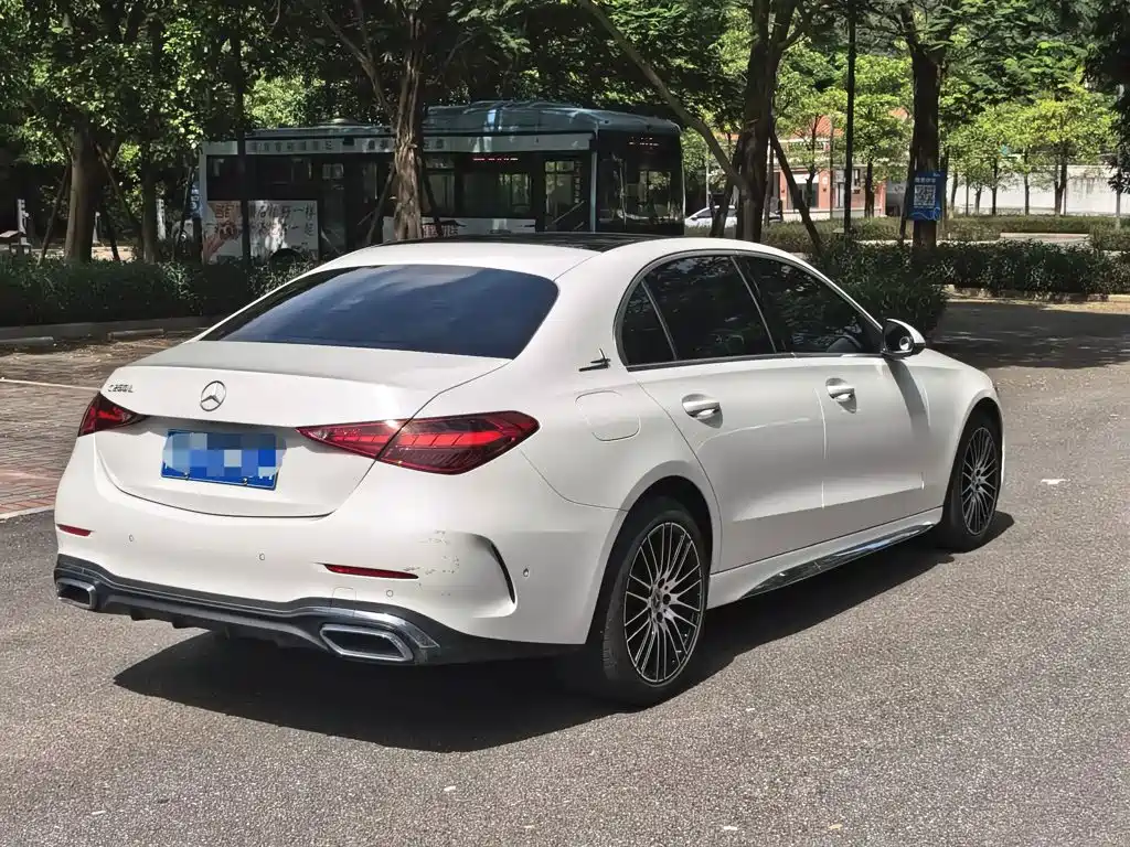 Mercedes-Benz C-Class — миниатюра 4