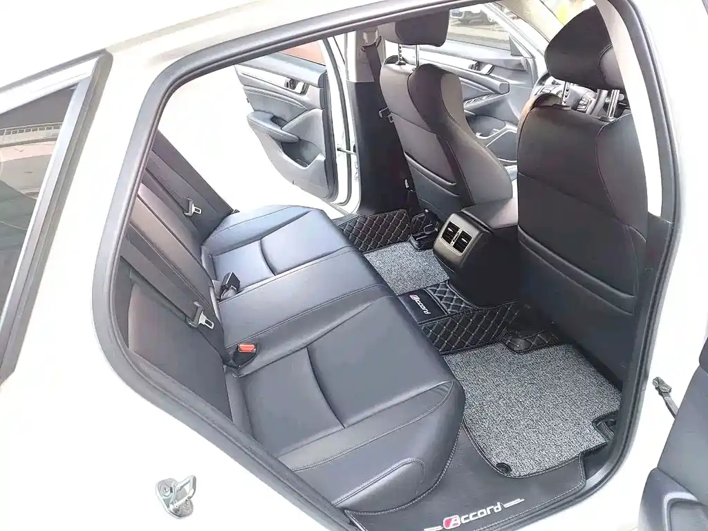 Honda Accord — миниатюра 8