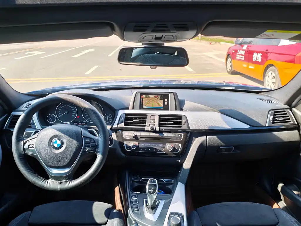 BMW 3 Series — миниатюра 10