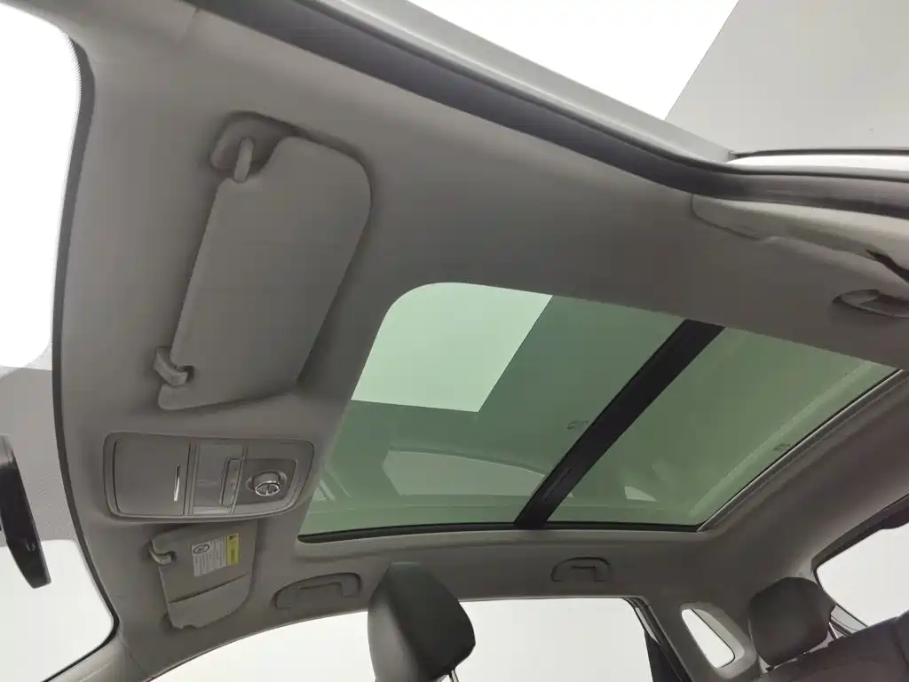Roewe RX3 — миниатюра 14